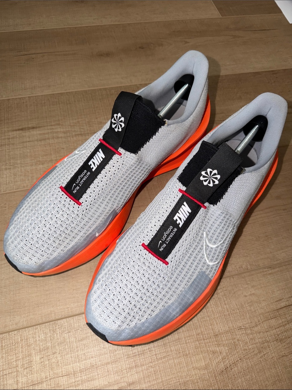 Nike Men’s Interact Run Easy On Shoe-Wolf Grey/Safety Orange-15
